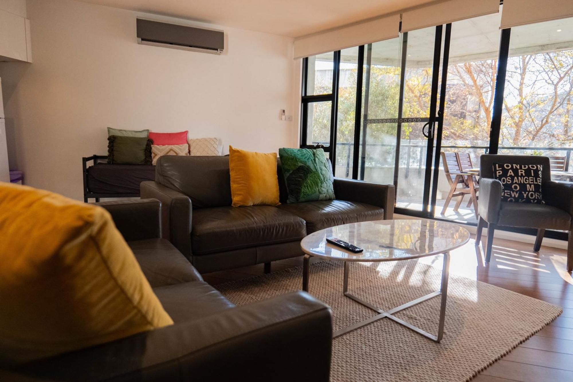 Large Executive 3 Bedroom Yarralumla Luaran gambar